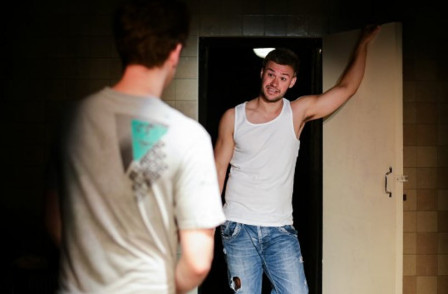 Review: STRANGERS IN BETWEEN at The King's Head Theatre