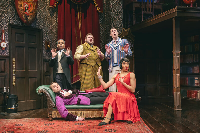 the play that goes wrong duchess theatre